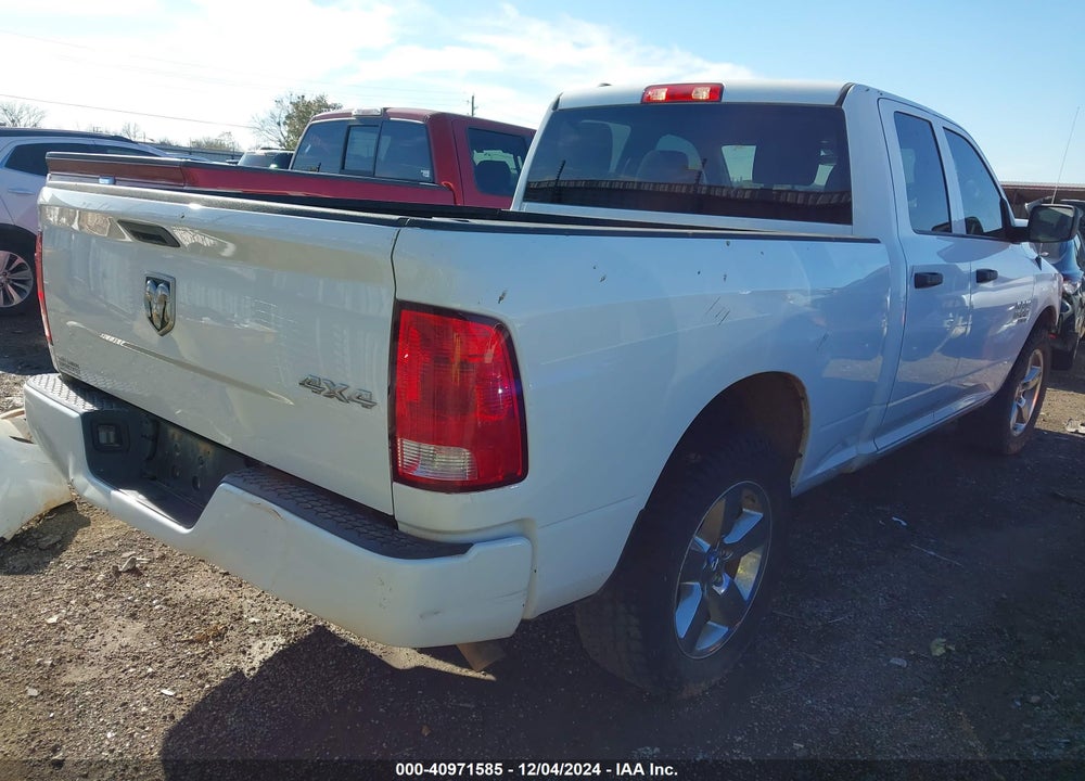 2019 RAM 1500 CLASSIC VIN: 1C6RR7FG5KS747411