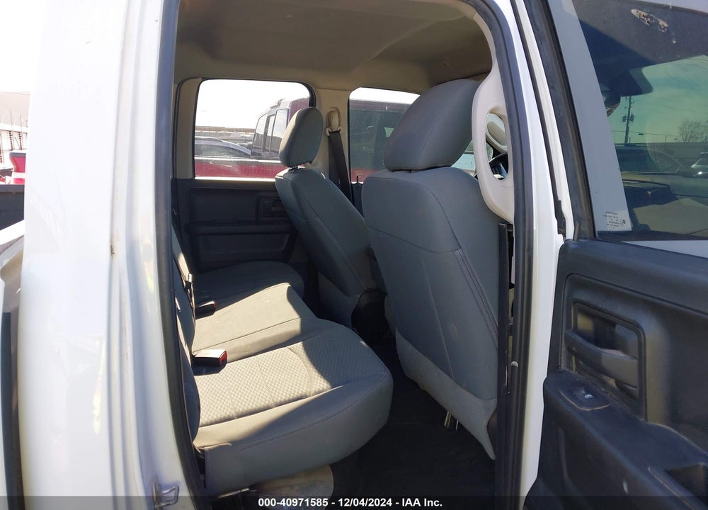 2019 RAM 1500 CLASSIC VIN: 1C6RR7FG5KS747411