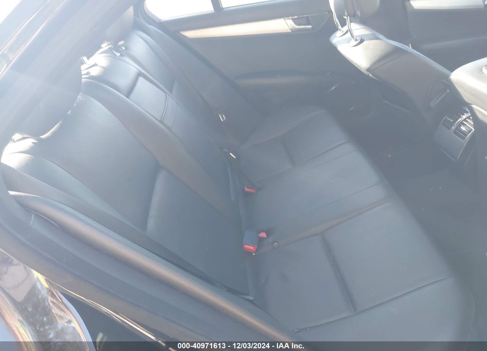 2009 MERCEDES-BENZ C 300 VIN: WDDGF81X29F224006