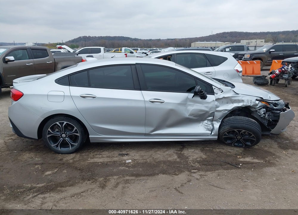 2019 CHEVROLET CRUZE LT VIN: 1G1BE5SM3K7102743