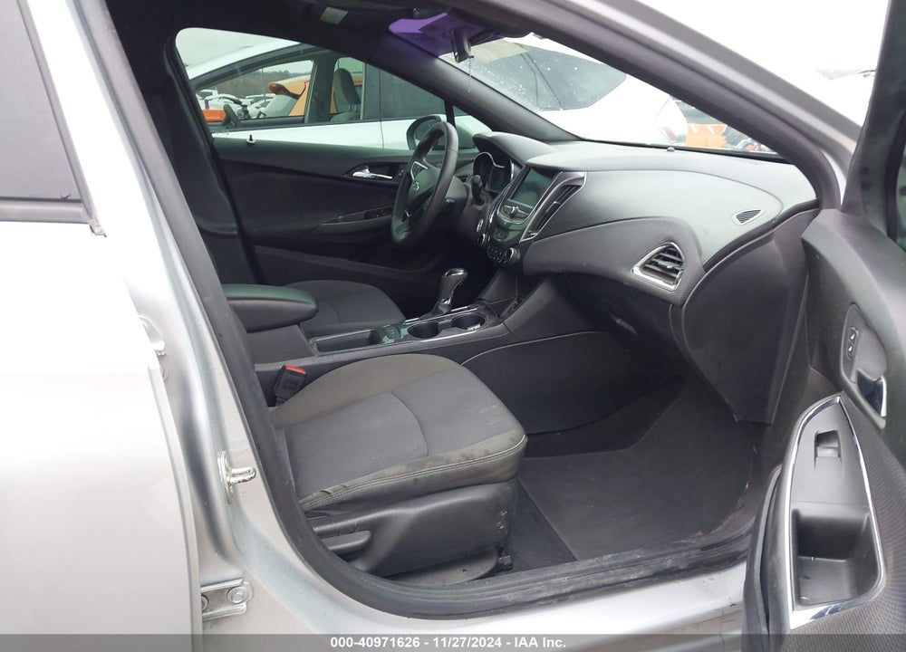 2019 CHEVROLET CRUZE LT VIN: 1G1BE5SM3K7102743