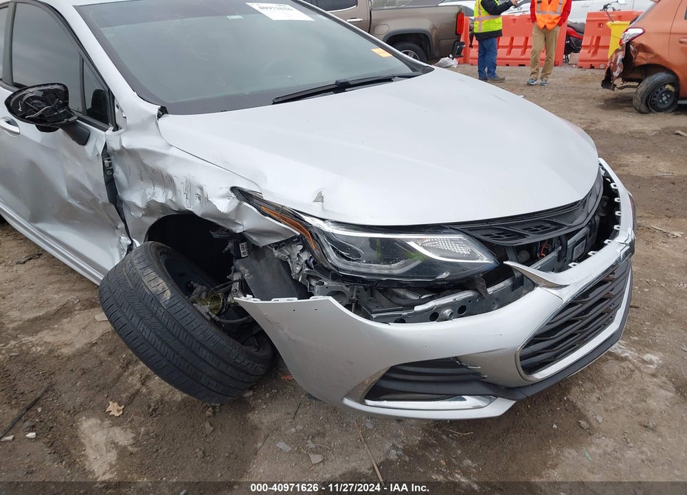 2019 CHEVROLET CRUZE LT VIN: 1G1BE5SM3K7102743