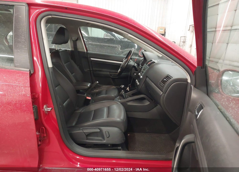 2010 VOLKSWAGEN JETTA LIMITED EDITION VIN: 3VWAX7AJ0AM110378