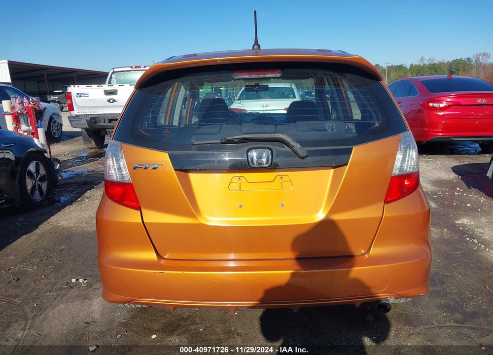 2010 HONDA FIT VIN: JHMGE8H43AC015533