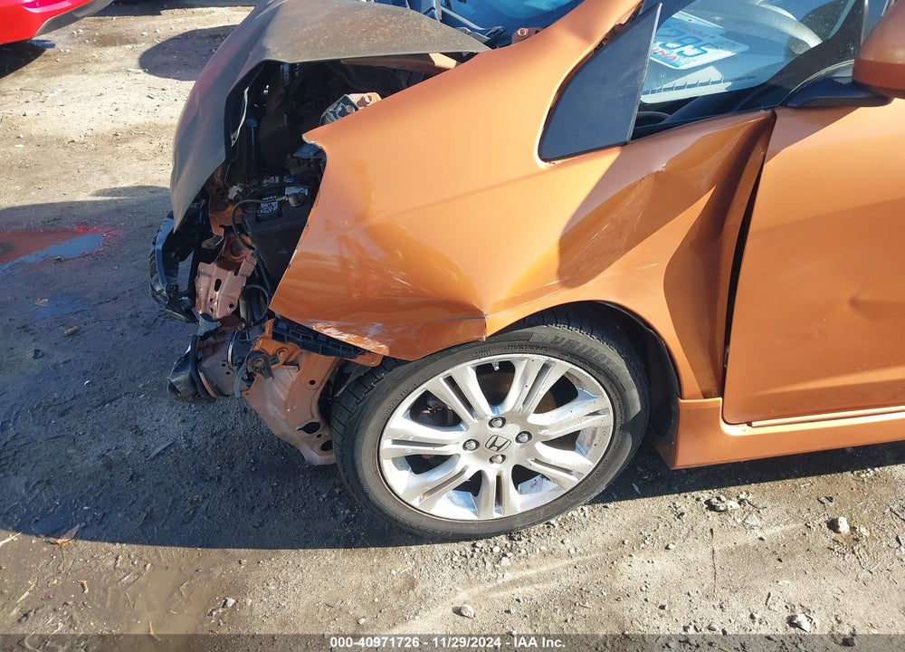 2010 HONDA FIT VIN: JHMGE8H43AC015533
