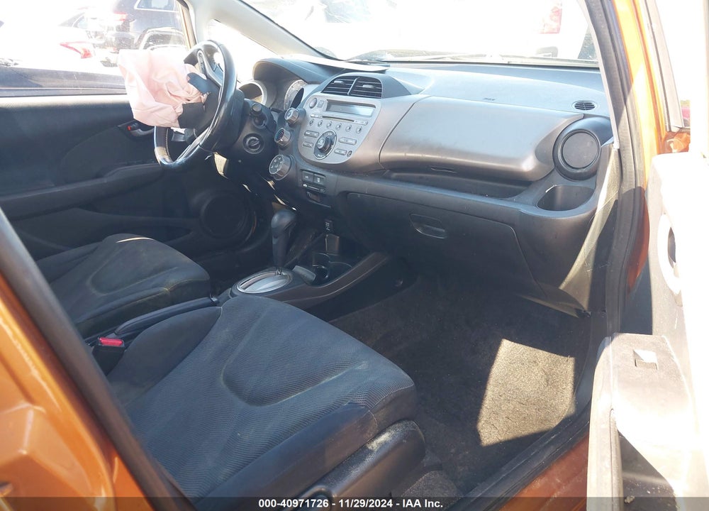 2010 HONDA FIT VIN: JHMGE8H43AC015533