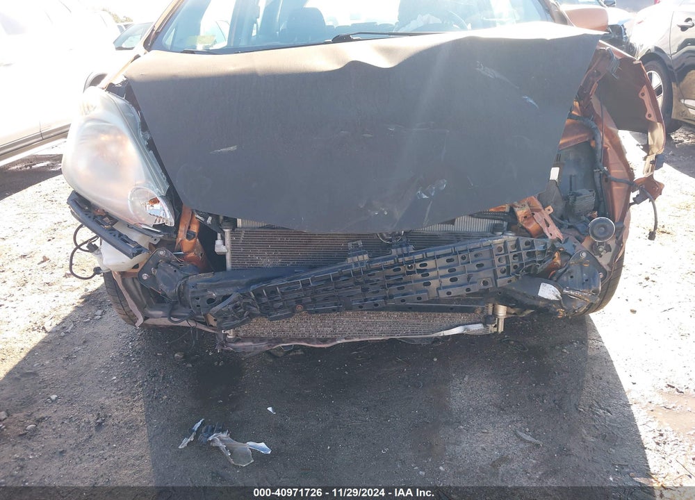 2010 HONDA FIT VIN: JHMGE8H43AC015533