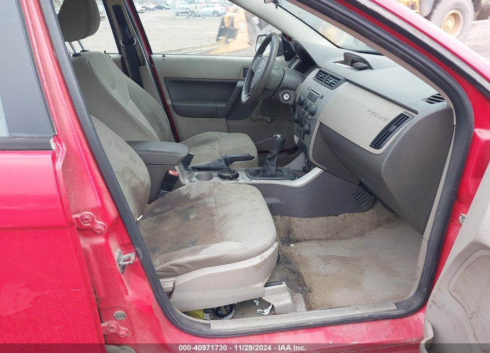 2008 FORD FOCUS S VIN: 1FAHP34N48W102101