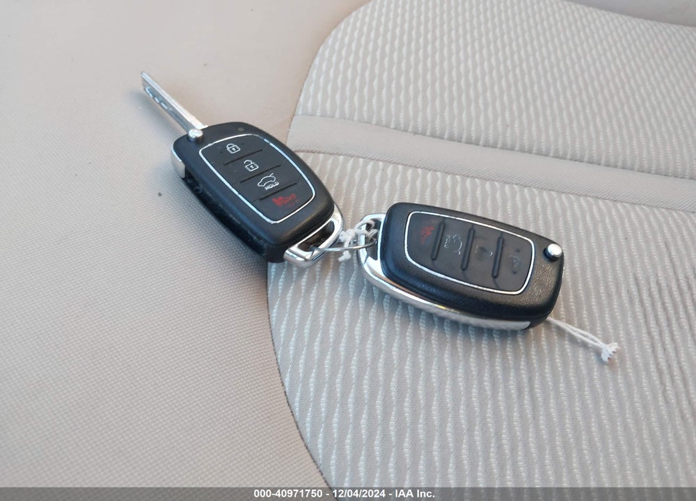 2015 HYUNDAI SONATA SE VIN: 5NPE24AF4FH004364