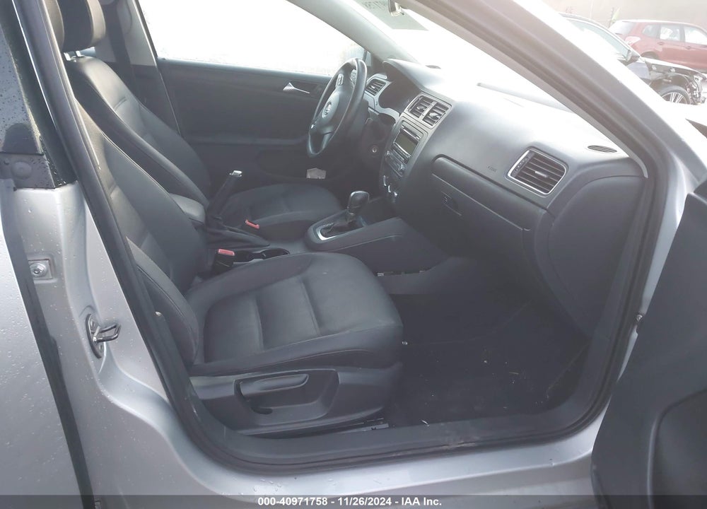 2011 VOLKSWAGEN JETTA VIN: 3VWDZ7AJ7BM107258