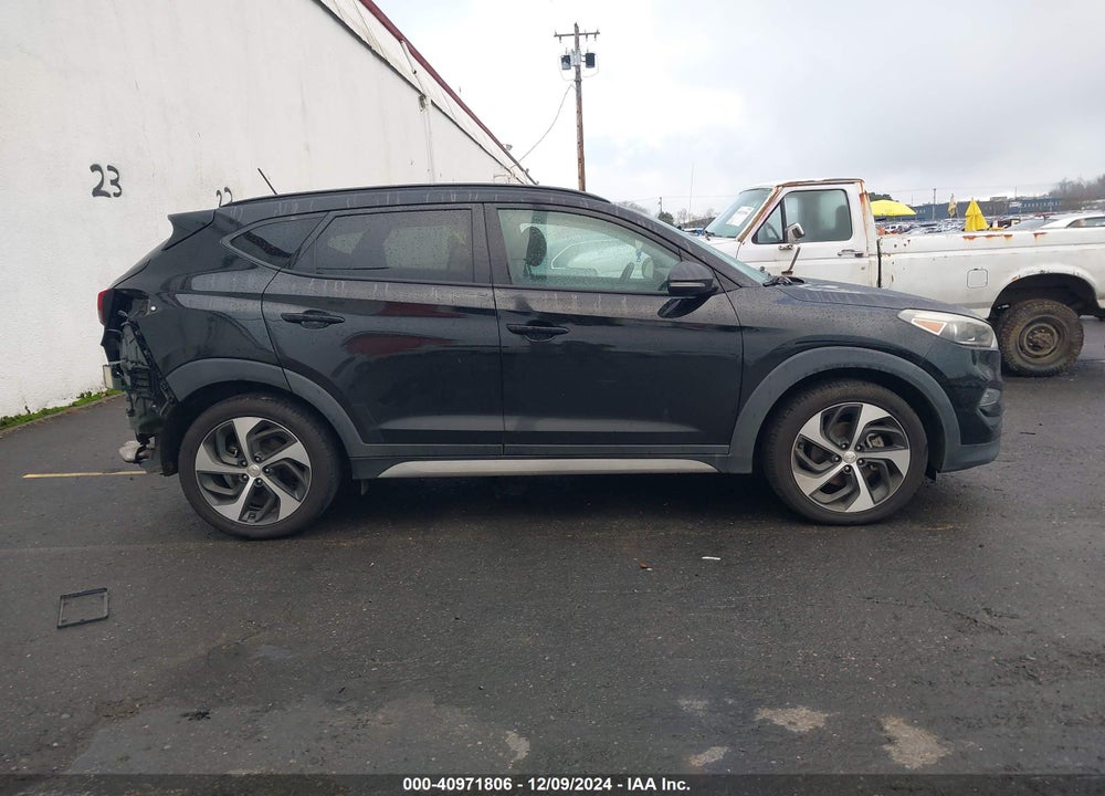 2017 HYUNDAI TUCSON VALUE VIN: KM8J33A26HU559632