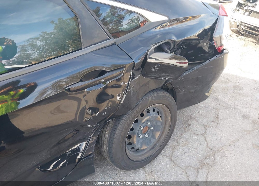 2019 HONDA CIVIC LX VIN: 2HGFC2F63KH569837