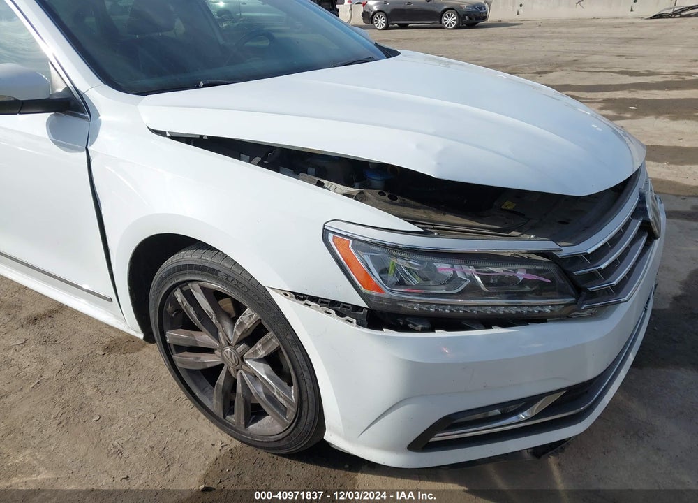 2016 VOLKSWAGEN PASSAT VIN: 1VWCT7A39GC068258