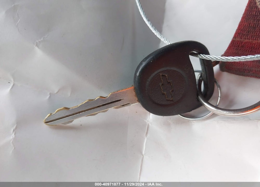 2001 CHEVROLET SILVERADO 1500 LS VIN: 1GCEC14V71Z127012