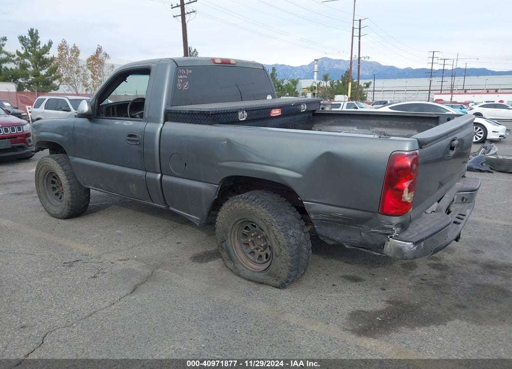 2001 CHEVROLET SILVERADO 1500 LS VIN: 1GCEC14V71Z127012