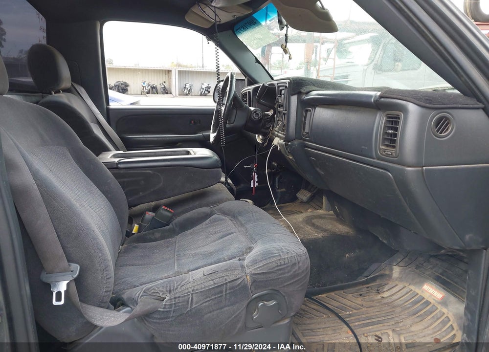 2001 CHEVROLET SILVERADO 1500 LS VIN: 1GCEC14V71Z127012