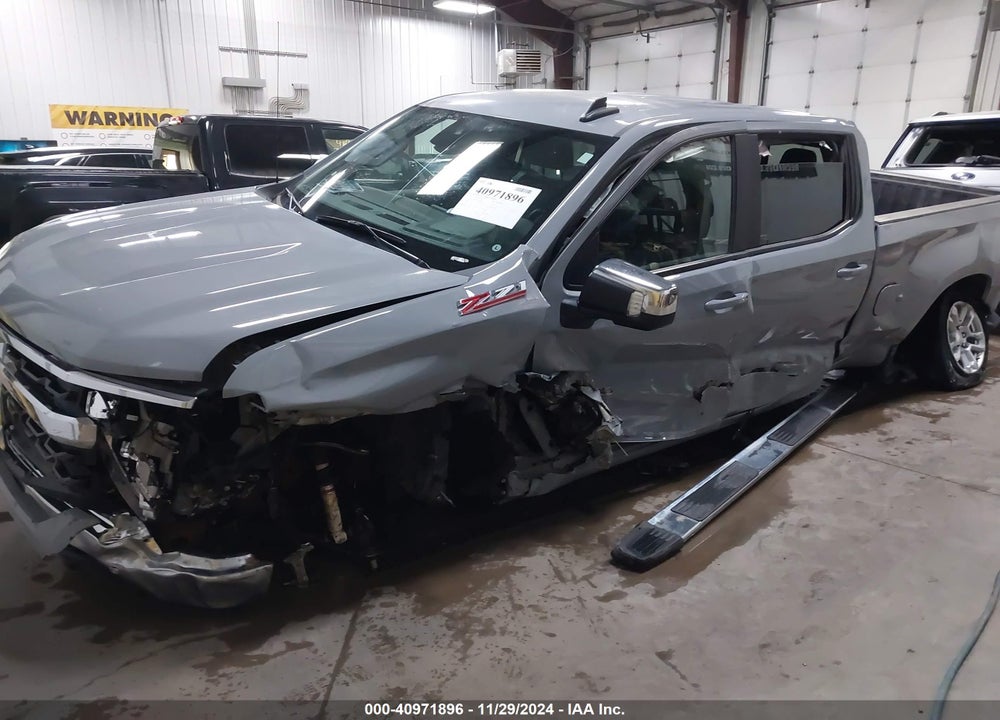 2024 CHEVROLET SILVERADO 1500 4WD STANDARD BED LT VIN: 1GCUDDED9RZ188969