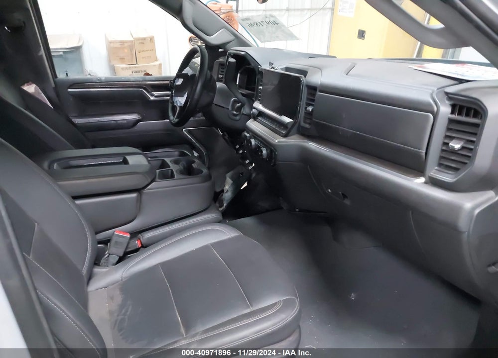 2024 CHEVROLET SILVERADO 1500 4WD STANDARD BED LT VIN: 1GCUDDED9RZ188969