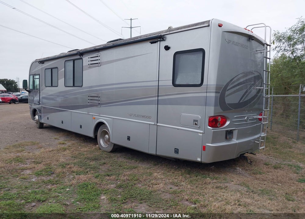 2005 WORKHORSE CUSTOM CHASSIS MOTORHOME CHASSIS W24 VIN: 5B4MPA7G053412002