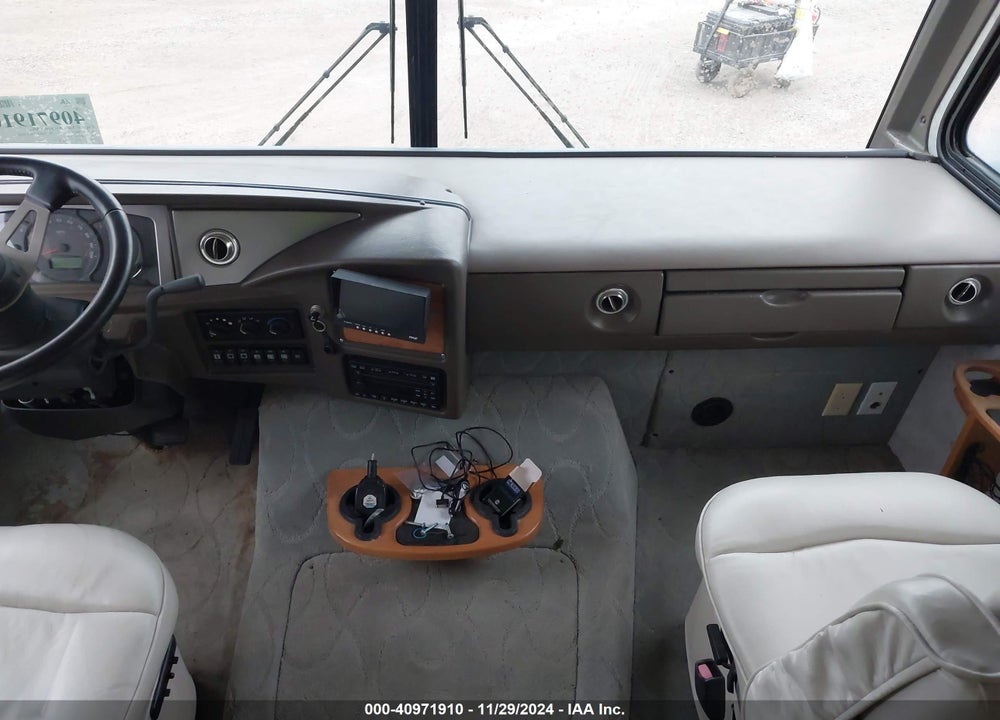 2005 WORKHORSE CUSTOM CHASSIS MOTORHOME CHASSIS W24 VIN: 5B4MPA7G053412002