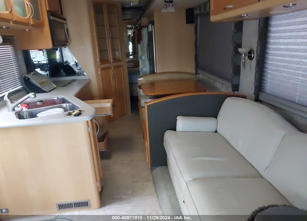 2005 WORKHORSE CUSTOM CHASSIS MOTORHOME CHASSIS W24 VIN: 5B4MPA7G053412002