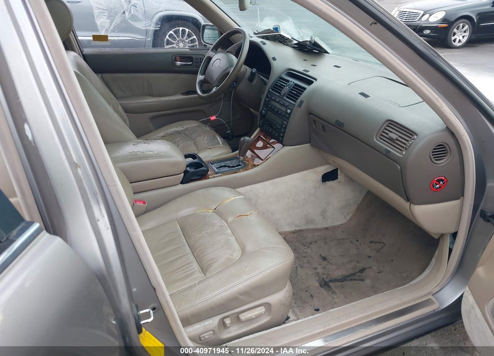 1997 LEXUS LS 400 VIN: JT8BH28FXV0071945