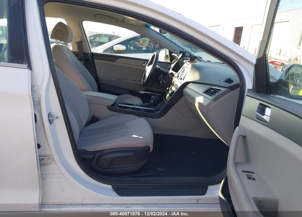 2016 HYUNDAI SONATA VIN: 5NPE24AF2GH398948