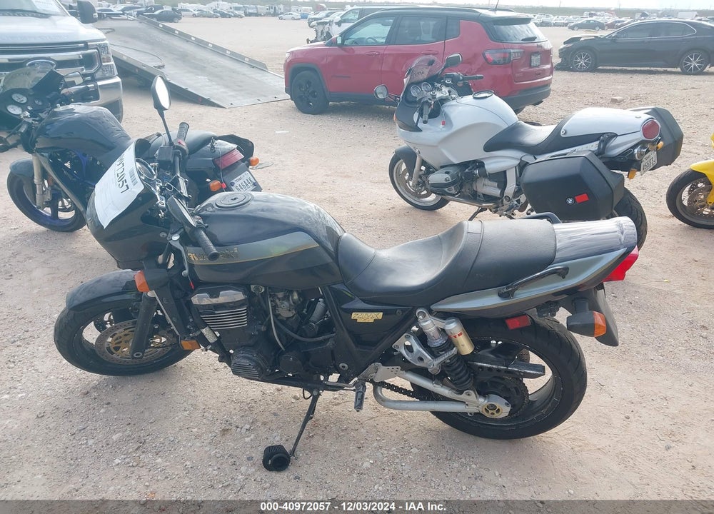 2000 KAWASAKI ZR1100 C VIN: JKAZRBC17YA034062