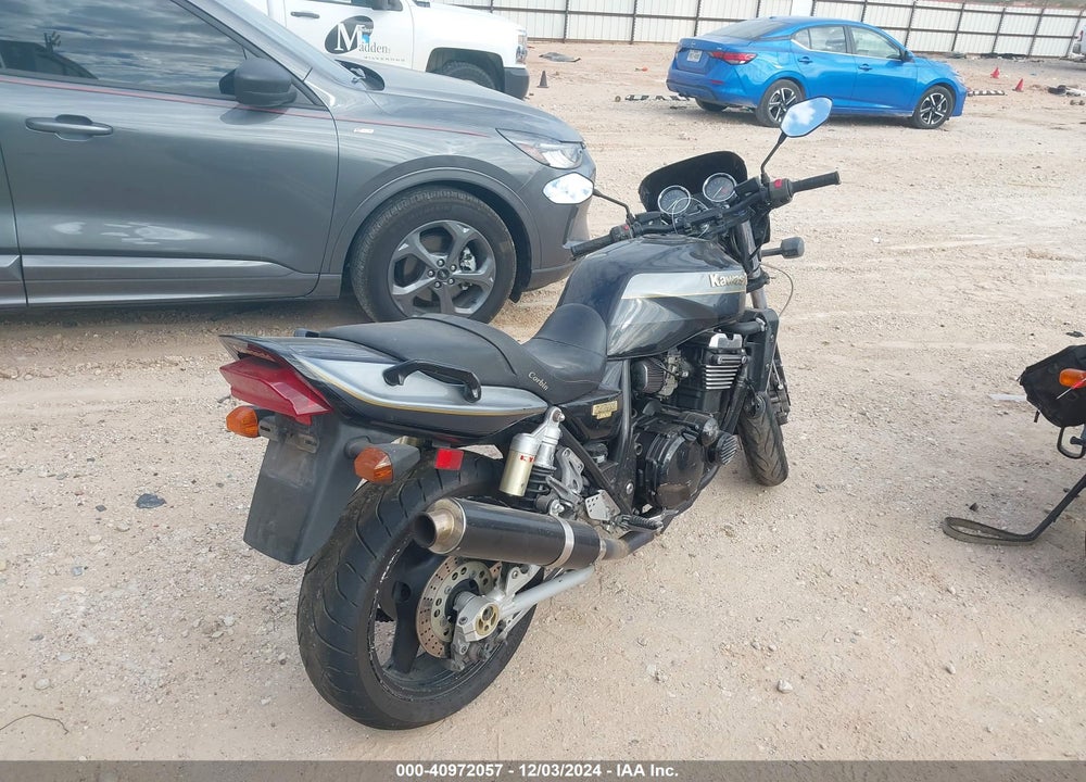 2000 KAWASAKI ZR1100 C VIN: JKAZRBC17YA034062