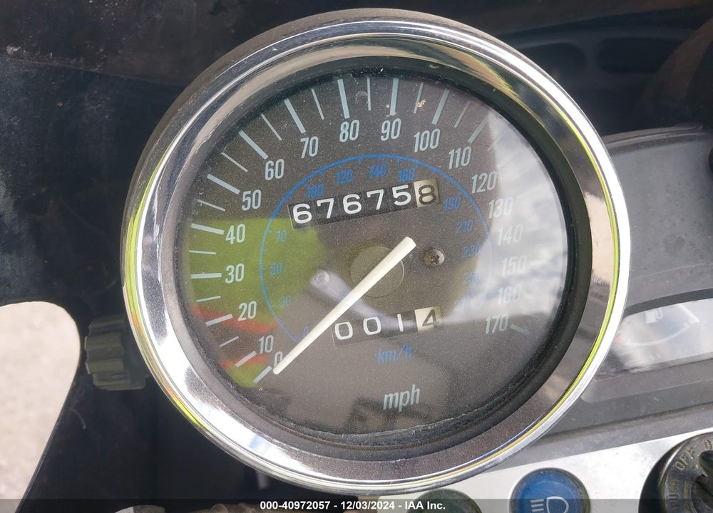 2000 KAWASAKI ZR1100 C VIN: JKAZRBC17YA034062