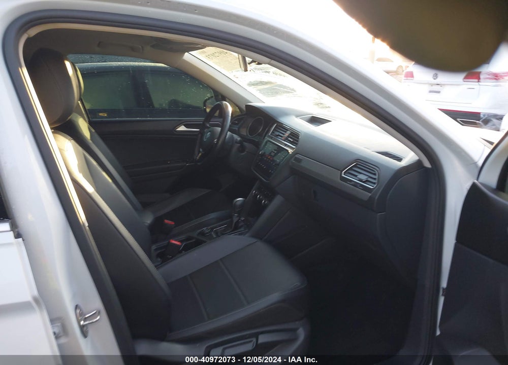 2018 VOLKSWAGEN TIGUAN 2.0T SE/2.0T SEL VIN: 3VV2B7AXXJM121562
