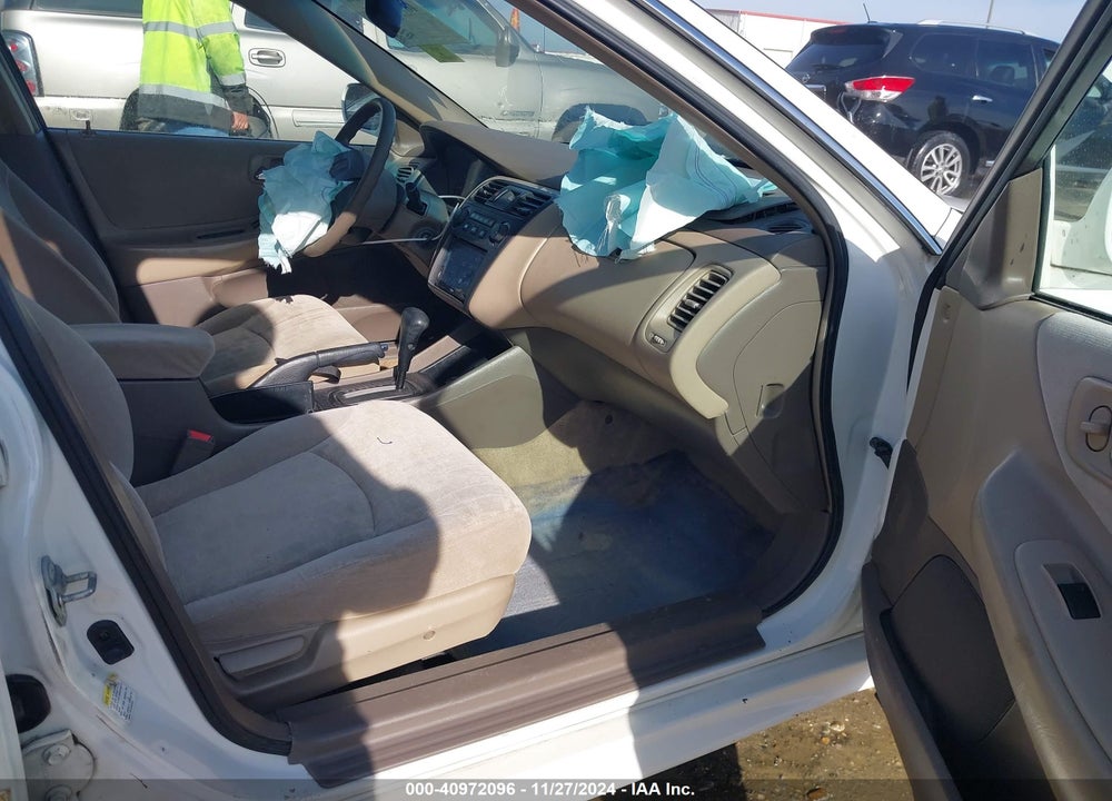 2001 HONDA ACCORD VIN: 1HGCG66811A039119