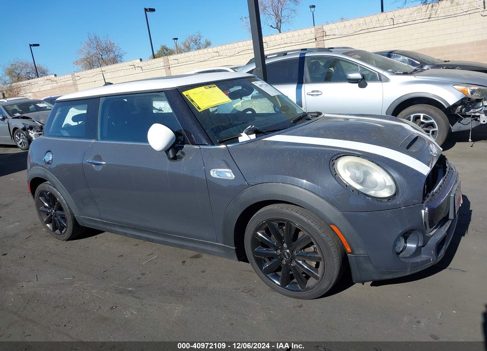 2015 MINI HARDTOP COOPER S VIN: WMWXP7C59F2A41671