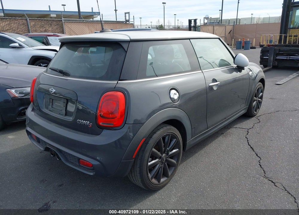 2015 MINI HARDTOP COOPER S VIN: WMWXP7C59F2A41671