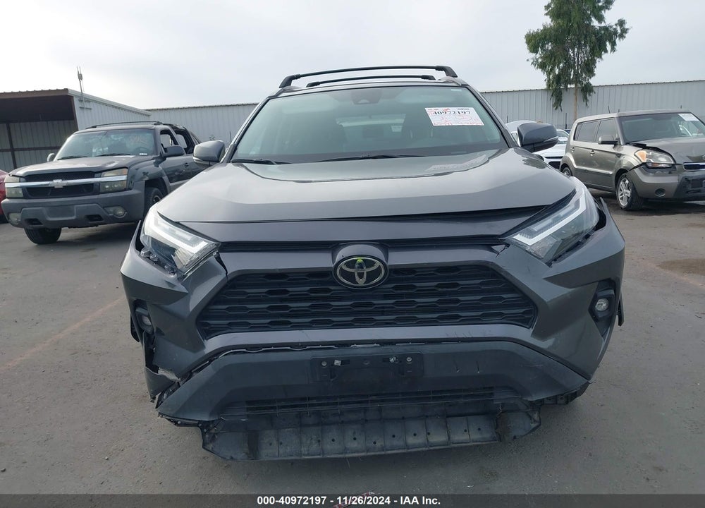 2022 TOYOTA RAV4 XLE PREMIUM VIN: 2T3A1RFV4NC262018