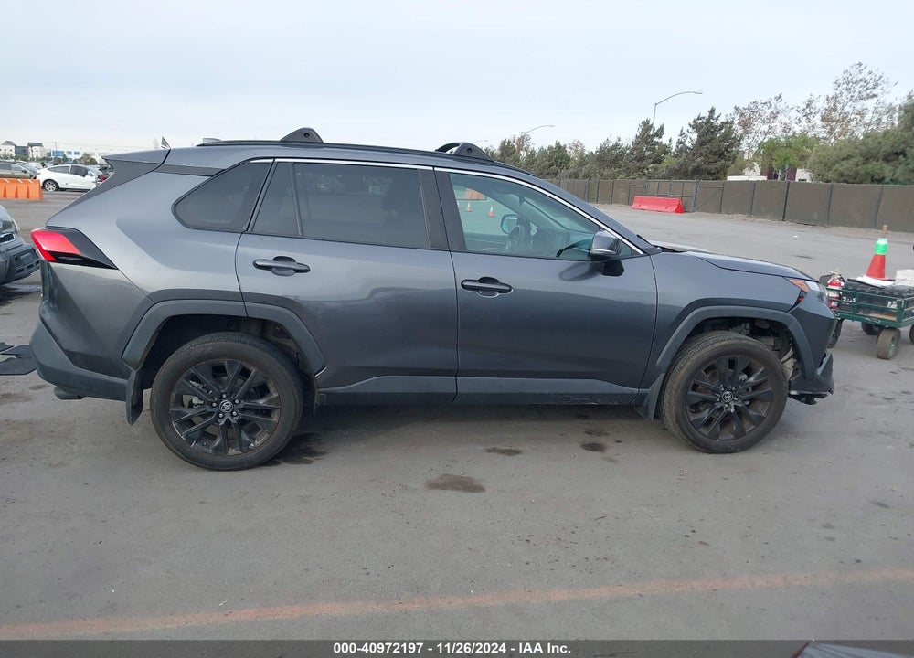 2022 TOYOTA RAV4 XLE PREMIUM VIN: 2T3A1RFV4NC262018