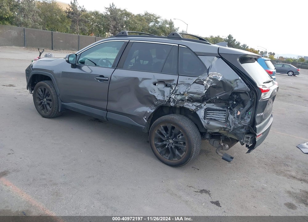 2022 TOYOTA RAV4 XLE PREMIUM VIN: 2T3A1RFV4NC262018
