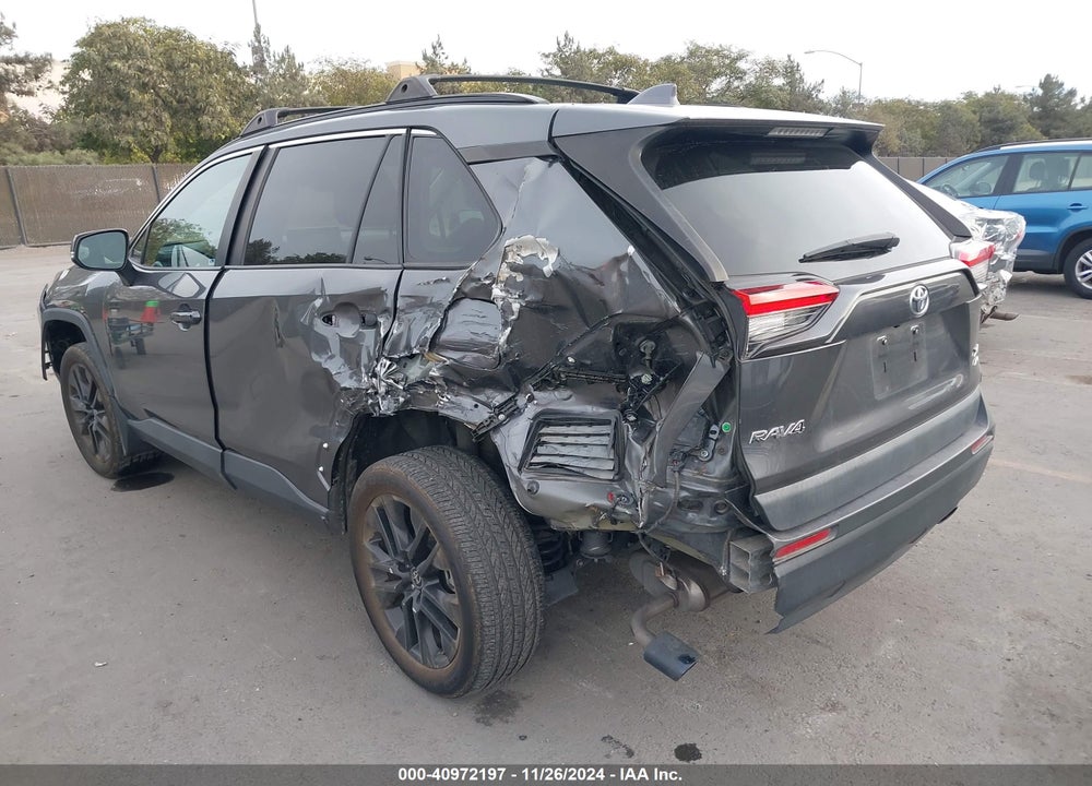 2022 TOYOTA RAV4 XLE PREMIUM VIN: 2T3A1RFV4NC262018
