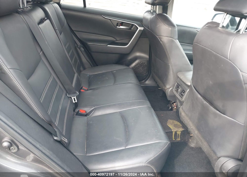 2022 TOYOTA RAV4 XLE PREMIUM VIN: 2T3A1RFV4NC262018