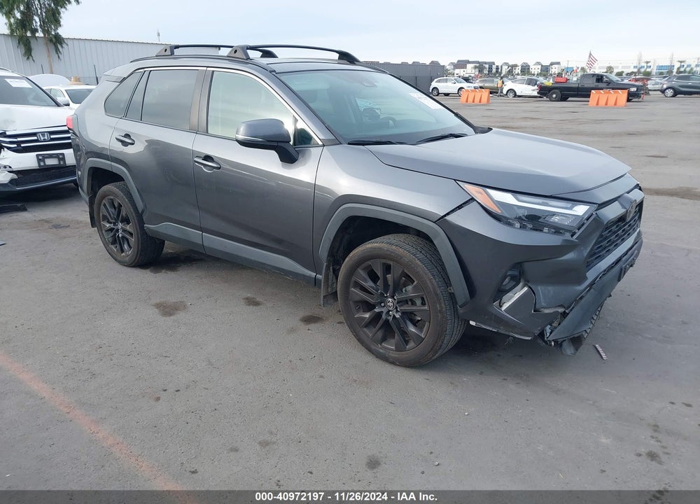 2022 TOYOTA RAV4 XLE PREMIUM VIN: 2T3A1RFV4NC262018