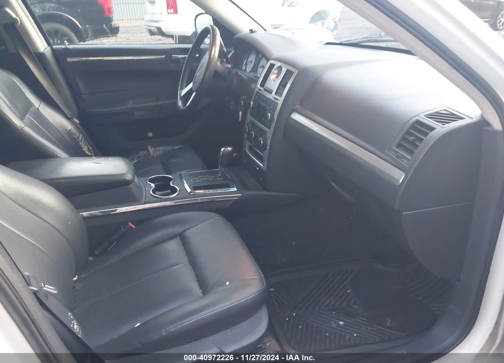 2008 CHRYSLER 300 TOURING VIN: 2C3KA53G88H255289