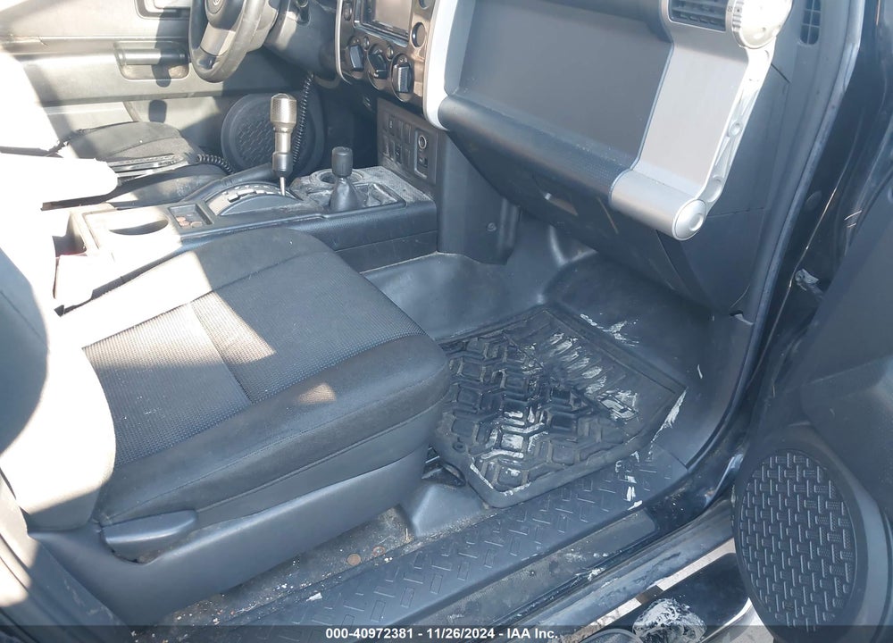 2007 TOYOTA FJ CRUISER VIN: JTEBU11F170093123
