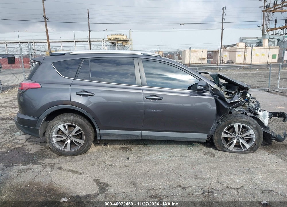 2016 TOYOTA RAV4 XLE VIN: 2T3WFREV6GW297217