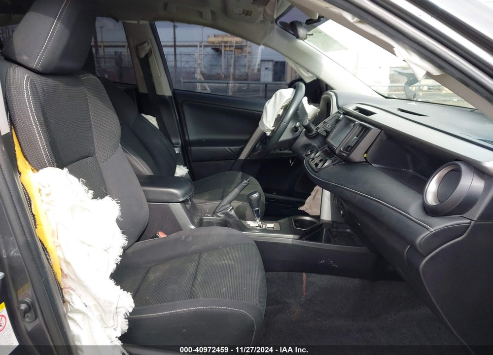 2016 TOYOTA RAV4 XLE VIN: 2T3WFREV6GW297217