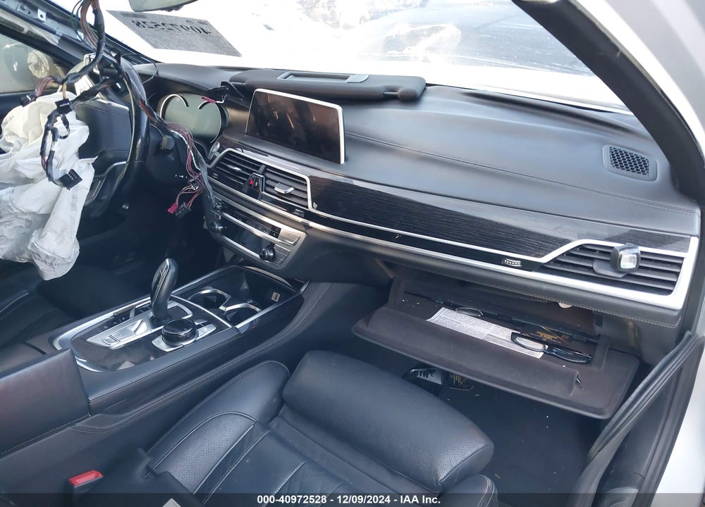 2018 BMW 7 SERIES VIN: WBA7F2C55JG423579