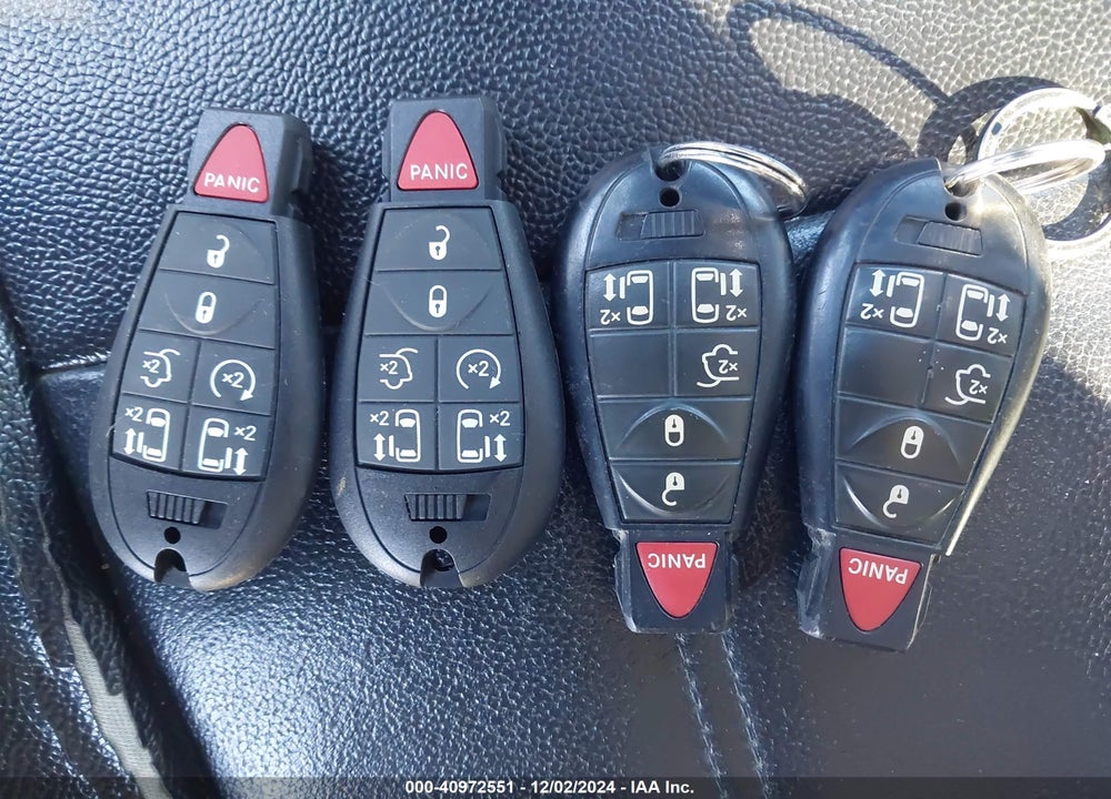2014 CHRYSLER TOWN & COUNTRY TOURING VIN: 2C4RC1BG5ER111607