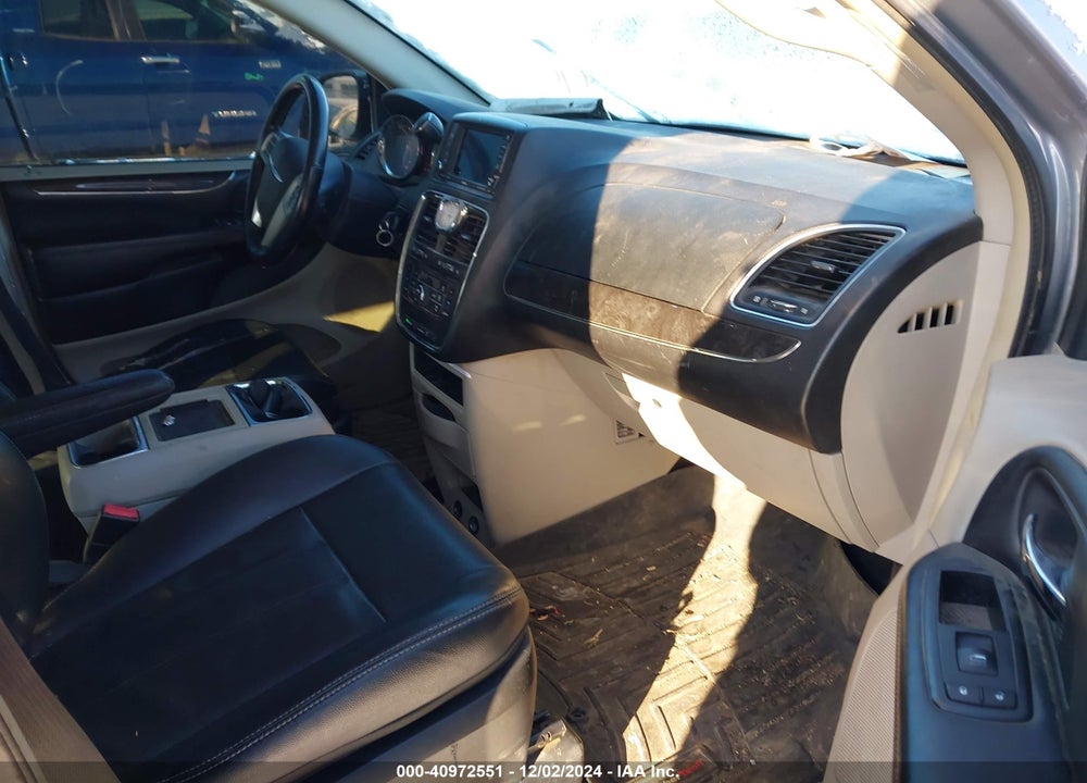 2014 CHRYSLER TOWN & COUNTRY TOURING VIN: 2C4RC1BG5ER111607