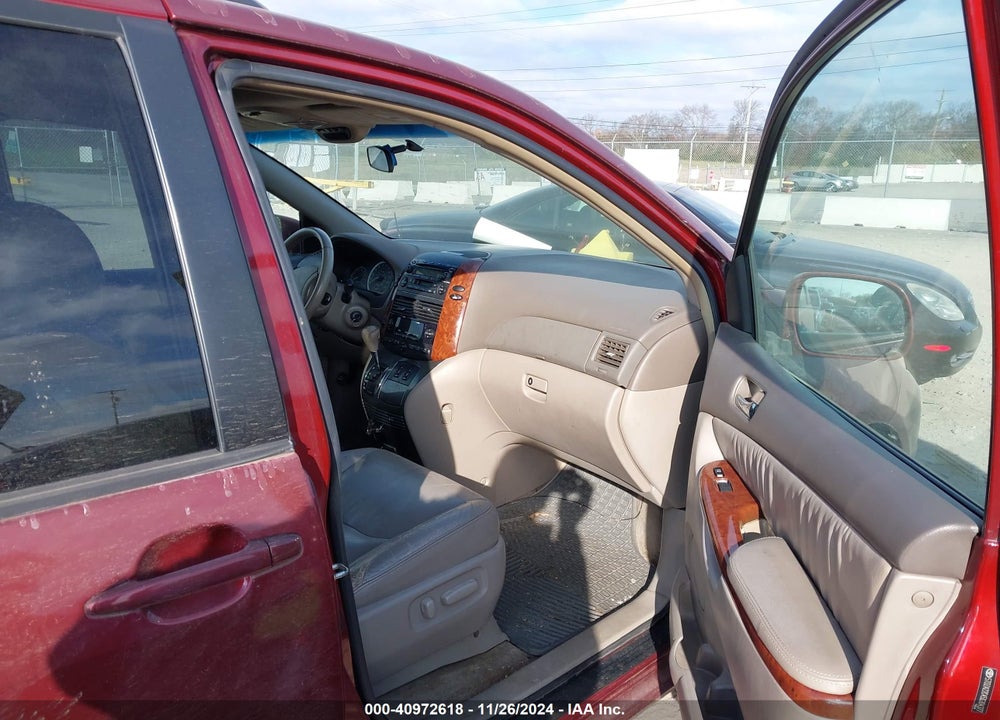 2005 TOYOTA SIENNA XLE VIN: 5TDZA22C45S304377