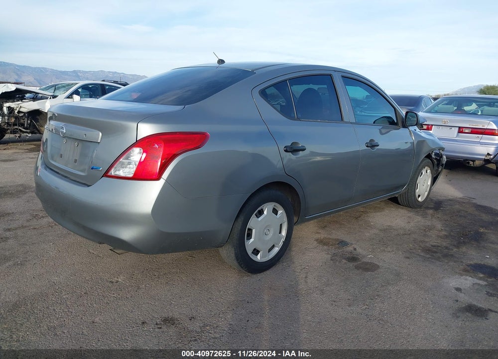 2013 NISSAN VERSA 1.6 S+ VIN: 3N1CN7AP8DL827310