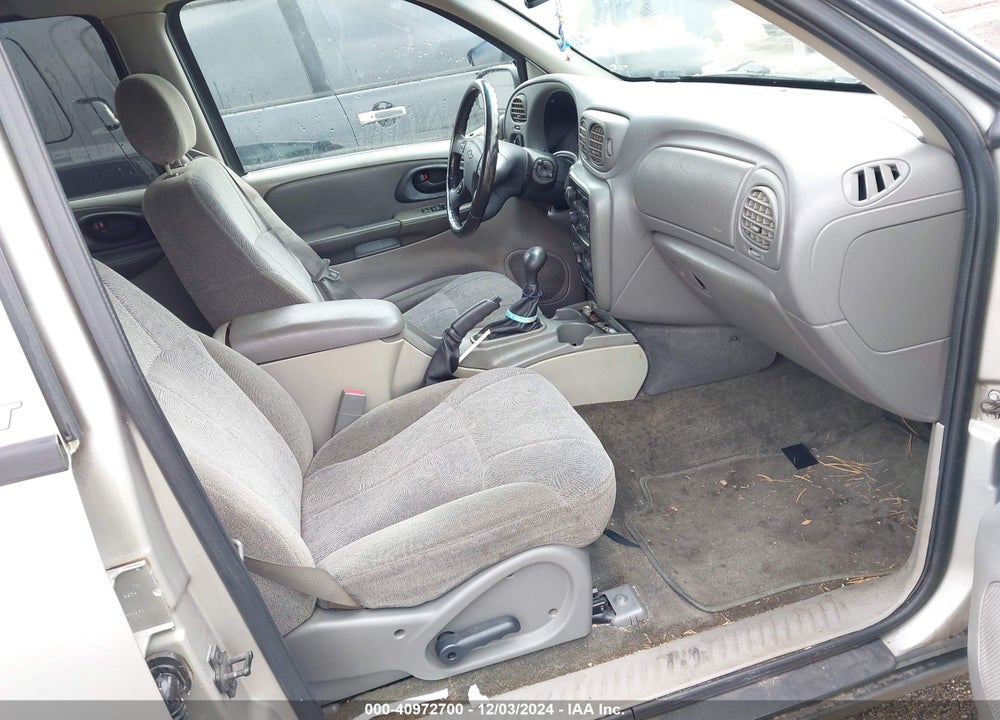 2004 CHEVROLET TRAILBLAZER LT VIN: 1GNDT13S942104239